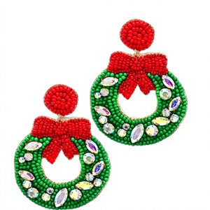 Pendientes de Corona Navideña Hechos a Mano con Cuentas, Decorados con Cristales Rojos y Verdes, Joyería de Forma Redonda - Product Image 1