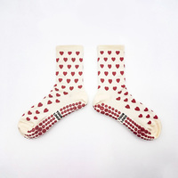 Chaussettes de Pilates antidérapantes personnalisées avec logo cœur - Chaussettes de yoga blanches avec grip à points rouges pour usage quotidien en automne