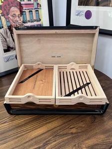 Humidor à cigares en cèdre Cuban Majestuosos 1966, style rétro, grande capacité, laque piano, motif unique - Product Image 6