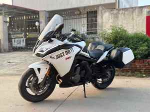 Motocicleta Deportiva de Turismo <span class=keywords><strong>MOTO</strong></span> 400GT 400cc, Bicilíndrica en Línea, Refrigerada por Líquido, Motocicleta de Gran Turismo - Product Image 2