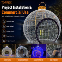Décoration extérieure Boules de Noël commerciales à couleur changeante Boule de rue 3D géante en forme de boule Ornement Arc Motif Lumières