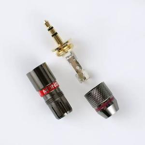 Prise audio stéréo Monster 3,5 mm plaquée or, connecteur téléphonique à installation traversante - Product Image 2