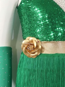 Traje de Baile Latino para Niñas, Falda con Lentejuelas y Flecos, Guantes, Collar Choker, Mangas para Brazos, Cinturón Dorado, para Competencia de Salsa y Baile de Salón, Personalizado - Product Image 4