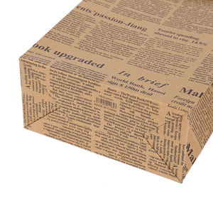 Bolsas de regalo y compras de papel kraft resistente con asas hechas de periódico impreso reciclado - Product Image 6