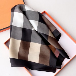 ผ้าพันคอไหมแท้ทรงสี่เหลี่ยมเล็กหรูหราสำหรับผู้<span class=keywords><strong>ชาย</strong></span> ผ้าซาตินเนื้อนุ่ม ผ้าเช็ดหน้า ผ้าพันคอผูกคอผู้<span class=keywords><strong>ชาย</strong></span> ผ้าพันคอไหมแท้ 100% - Product Image 5