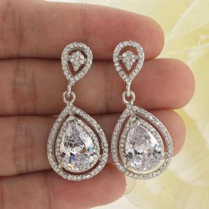 Orecchini a goccia Zao in cristallo con montatura a castone in argento 925 placcato oro bianco, classici da donna a forma di goccia d'acqua per matrimonio - Product Image 3