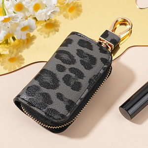 เคสใส่กุญแจรถหนังลายเสือดาวสุดหรู พร้อมพวงกุญแจอเนกประสงค์สำหรับผู้ชายและผู้หญิง - Product Image 6