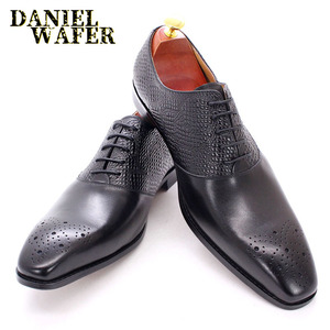 Vente en gros de chaussures en cuir de luxe pour hommes personnalisées, chaussures Oxford, brocart, chaussures formelles de créateur pour mariage et fête - Product Image 5
