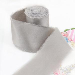 Ruban en mousseline de soie à bords effilochés de 4 cm x 5 yards, style bohème, pour bouquets de mariage et emballage cadeau (vente en gros) - Product Image 6