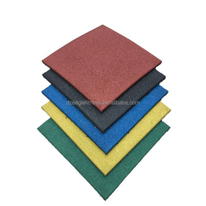 Revêtement <span class=keywords><strong>de</strong></span> sol en caoutchouc pour <span class=keywords><strong>salle</strong></span> <span class=keywords><strong>de</strong></span> sport Carreaux <span class=keywords><strong>de</strong></span> sol en caoutchouc écologiques pour <span class=keywords><strong>salle</strong></span> <span class=keywords><strong>de</strong></span> sport <span class=keywords><strong>Tapis</strong></span> <span class=keywords><strong>de</strong></span> sol pour vaches en caoutchouc recyclé - Product Image 2