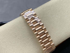 2025 High-End <b>Men's</b> Mechanical <b>Watch</b> Rose Gold Dual Calendar Mechanical <b>Watch</b> Diamond Engraved Journal <b>Watch</b> - Product Image 5