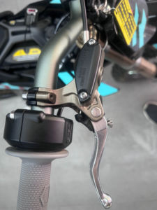 Surron 8000W Hyper Bee <span class=keywords><strong>Moto</strong></span> Elettrica da Fuoristrada ad Alta Velocità 65km/h per Adulti Surron Hyper Bee - Product Image 4