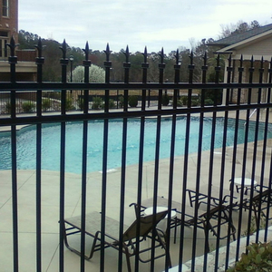 Clôture en métal en fer forgé galvanisé <span class=keywords><strong>pour</strong></span> <span class=keywords><strong>piscine</strong></span> et jardin à domicile personnalisée Panneaux de clôture tubulaires ornementaux en acier noir - Product Image 2