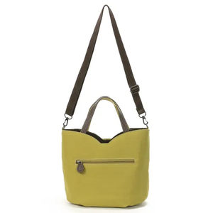Sac fourre-tout portable en nylon, sac à main de haute qualité et tendance avec poche et bandoulière réglable - Product Image 2
