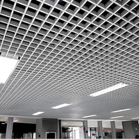 Carreaux de plafond en grille d'aluminium modernes PVC imperméable pour la décoration intérieure du salon, de l'hôtel, grille de plafond en bois également