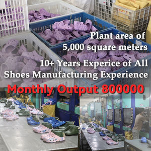 소량 주문 가능 고급 미끄럼 방지 성인용 플랫 슬리퍼 공장 직영 신상 패셔너블 남성 슬라이드 샌들 - Product Image 4