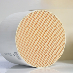 Lange Lebensdauer EURO <span class=keywords><strong>2</strong></span>/<span class=keywords><strong>3</strong></span>/4/5 Anti vibrations auto keramik katalysator - Product Image 2