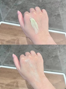 La Loción <span class=keywords><strong>Facial</strong></span> Antipigmentación con Vitaminas Más Vendida, Blanqueadora, Hidratante y Calmante, Apta <span class=keywords><strong>para</strong></span> Todo Tipo de <span class=keywords><strong>Piel</strong></span> - Product Image 4