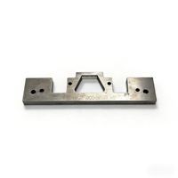 Plaque de fixation d'outillage en acier inoxydable usinée CNC, à dents dentelées, trous fraisé, fentes multi-découpes, pour pièces industrielles