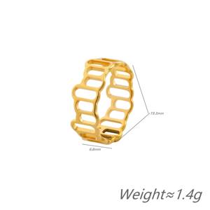 แหวนทองทรงสี่เหลี่ยมแบบมินิมอล - ดีไซน์ขอบหยัก เครื่องประดับสุดหรูสำหรับการเดินทางและสวมใส่ในชีวิตประจำวัน - Product Image 4