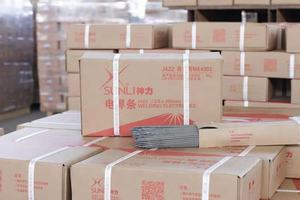 โปรโมชั่นขายเชื่อมอิเล็กโทรด2.5มิลลิเมตร * 350มิลลิเมตร2.5 5กิโลกรัม/กล่องเชื่อมก้านติด E6013พระเอก E6013 - Product Image 5