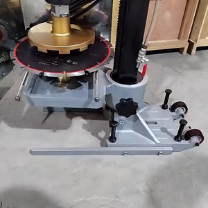Machine de broyage de béton cylindrique pour échantillons solides / spécimens de béton à usage en laboratoire - Product Image 3