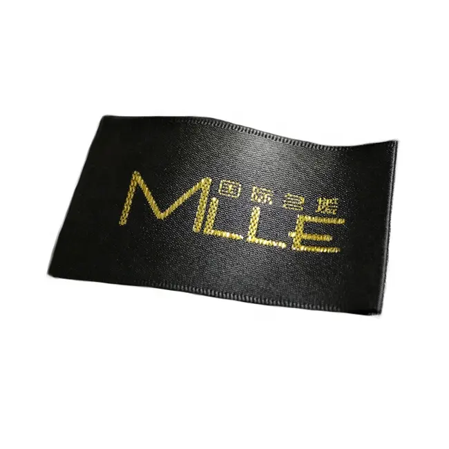 Trung Quốc Nhà Sản Xuất Custom Logo Vàng T Áo May Mặc Đen Dệt Satin Nhãn Cho Quần Áo