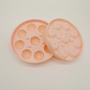 Nouvel arrivage Moule à glaçons en silicone 3D en forme de rose Plateau à glaçons durable à <span class=keywords><strong>4</strong></span> cavités pour cocktails et bourbons - Product Image 6