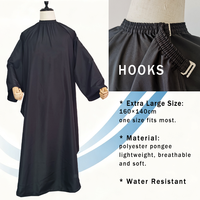 Cape de coiffure en polyester imperméable pour salon de coiffure, avec manches longues et crochets, pour la coupe et le lavage des cheveux, vente en gros