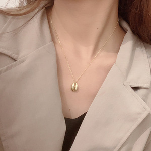 Herstellergefertigte Edelstahl-Halskette mit 18K Goldplattierung und Muschelanhänger für Männer und Frauen, Sommer-Strand-Ozean-Schmuck - Product Image 6