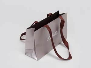 Sacs en papier personnalisés en gros avec logo, sacs de shopping de luxe en kraft pour sous-vêtements - Product Image 4