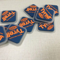 Prix d'usine Logo personnalisé Patch en caoutchouc de silicone souple 3D PVC/TPU Etiquette de vêtement pour sacs et vêtements Type plié
