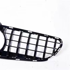 Grille Mercedes-Benz Cls63 W218 à barres verticales noires et argentées, pare-chocs en plastique ABS - Product Image 3