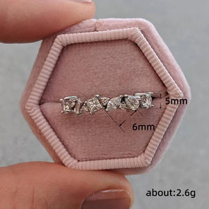 Anello da Donna Q293 in Oro Bianco con Diamante Taglio Principessa Colore D Naturale Classico Anello di Fidanzamento - Product Image 5