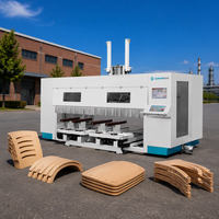 Centre d'usinage CNC 5 axes JUNRAN de l'usine de Foshan JR-T2-35 pour le fraisage de surfaces courbes des panneaux de dossier et de siège de chaise en bois massif.