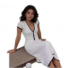 Nouvel ensemble <span class=keywords><strong>chic</strong></span> tricoté patchwork <span class=keywords><strong>pour</strong></span> <span class=keywords><strong>femme</strong></span> : hauts à manches courtes col en V et jupes midi taille haute – 2 pièces - Product Image 2