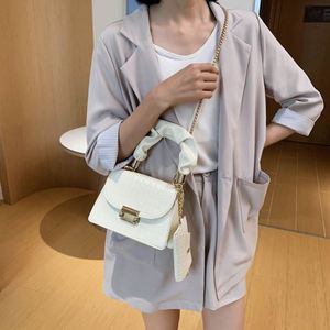 Sac fourre-tout classique personnalisé, sac à main mignon en crocodile pour femme, sac à bandoulière de haute qualité en tissu Oxford avec fermeture, sac élégant à motif géométrique et lettres - Product Image 6