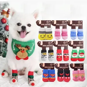 Calcetines de cachorro de gato bonitos fabricados, cómodos, cálidos, antideslizantes, suaves calcetines navideños para mascotas