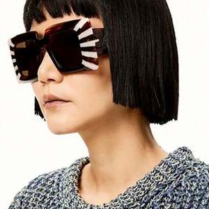 Lunettes de soleil surdimensionnées de luxe pour femmes et hommes avec logo personnalisé, protection UV400, monture carrée, style punk - Product Image 1