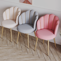 Chaise de coiffeuse capitonnée en velours crème, style pétales, moderne, écologique, de luxe léger, pour chambre à coucher féminine