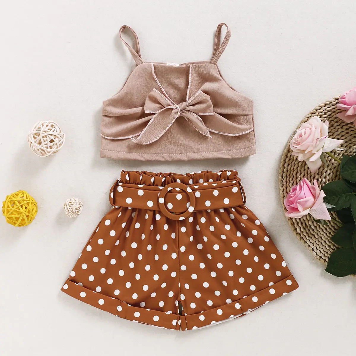Satu set pakaian anak perempuan, dua potong celana pendek polka dot, rompi halter pita mode musim panas untuk anak perempuan