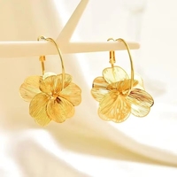 Pendientes Colgantes de Flor Chapados en Oro con Hoja de Ginkgo y Borla de Pétalos, Personalizados para Mujer, Día de la Madre, Pascua
