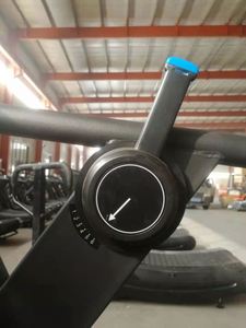 Caminadora Curva Comercial para Gimnasio en Casa con Pantalla LED, Accionamiento Mecánico, Construcción de Acero, Ajuste de Velocidad - Product Image 5