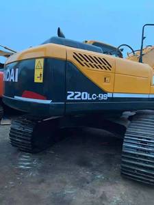 Excavatrice hydraulique Hyundai 220LC-9S d'occasion, état d'origine, performance fiable pour la construction routière et l'exploitation minière - Product Image 2