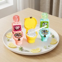 Grappige toiletvormige snoeplollipop met zure poeder, grappige dip-lollipop met fruit smaak, kindersnoepgoed voor grappen