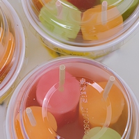 Cinq saveurs de crème glacée très populaires et bien aimées des enfants.