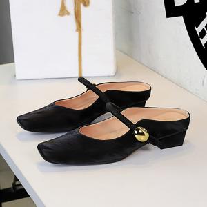 Chaussures Bigtree 1062-1 à talon épais et bas, bout carré, style mule avec brides droites pour femme, idéales pour l'extérieur - Product Image 2