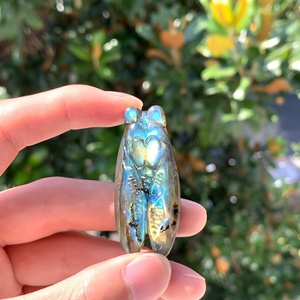 Hotsale tự nhiên chất lượng cao Labradorite thủ công mỹ nghệ động vật Tay Chạm Khắc nhỏ Labradorite màu xanh Flash Cicada chạm khắc để trang trí - Product Image 4