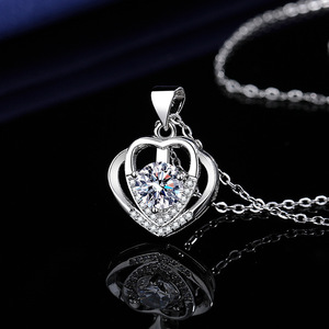 Collar con colgante de diamante de alto contenido de carbono en forma de corazón, transmisor en vivo, con la frase 'con ti en <span class=keywords><strong>mi</strong></span> corazón', regalo de San Valentín, colgante de 1 quilate - Product Image 2