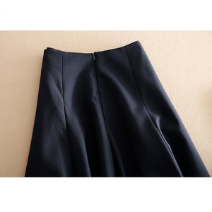 กระโปรงทรงเอวสูงสีพื้นผ้าดักครอนระบายอากาศได้ดี แต่งระบายชายกระโปรง ความยาวระดับเข่า สไตล์วินเทจสำหรับผู้หญิงและเด็กผู้หญิง - Product Image 4